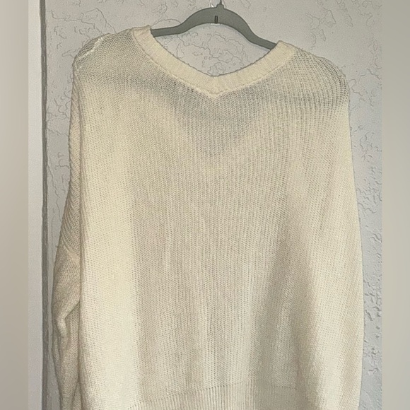 Ophelia Roe V-Neck Cream Sweater (NWT) - Size 1X - Picture 8 of 12